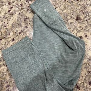 Lululemon leggings 🍋